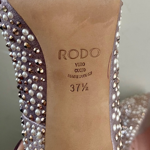 Rodo evening pump with pearls and crystals great condition size 37,5 runs US 7 - Picture 8 of 9